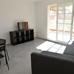 Lovely Penthouse In Front Of The Beach With Free Parking