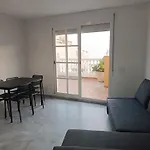 Lovely Penthouse In Front Of The Beach With Free Parking