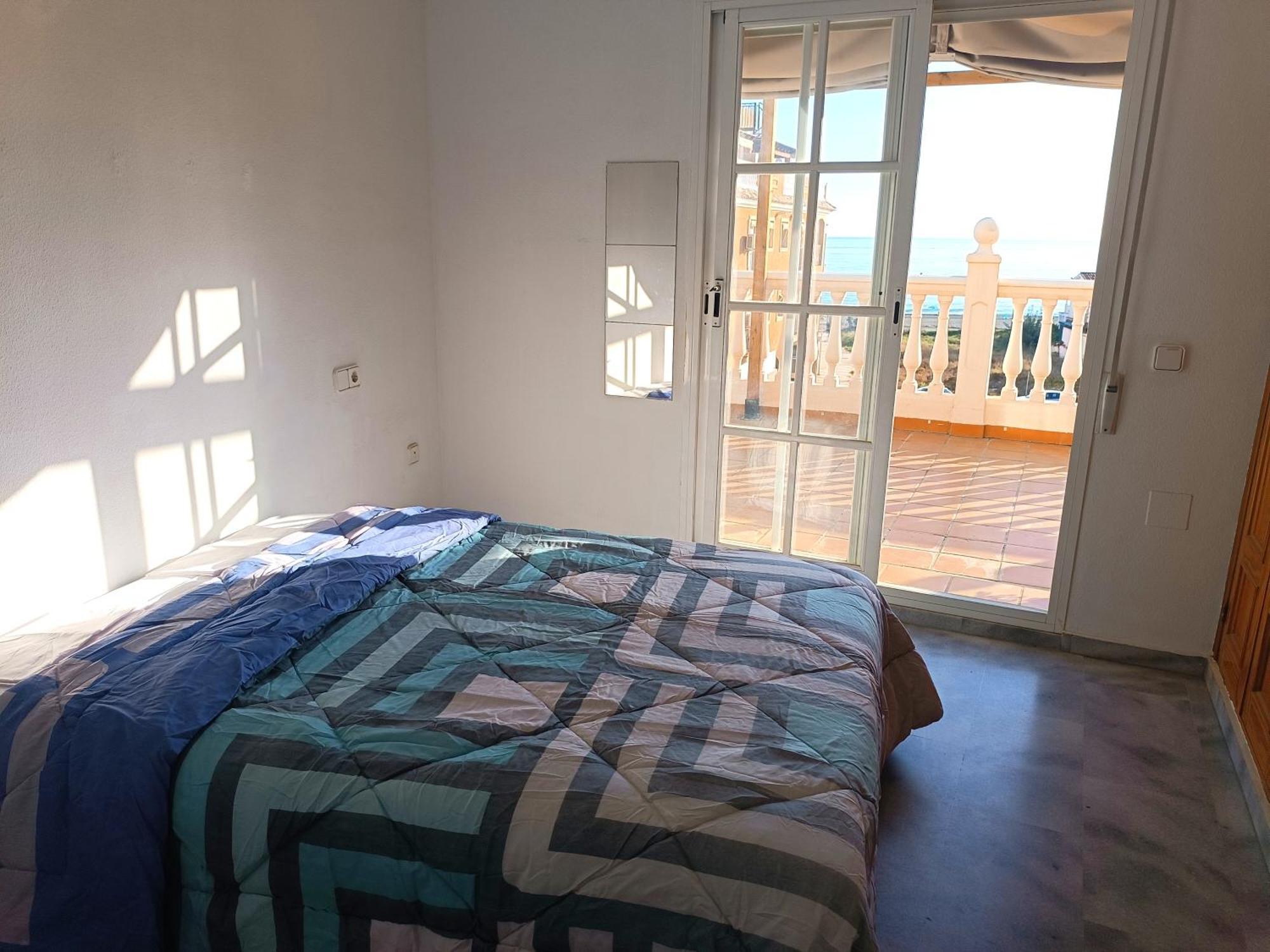 Lovely Penthouse In Front Of The With Free Parking Apartment