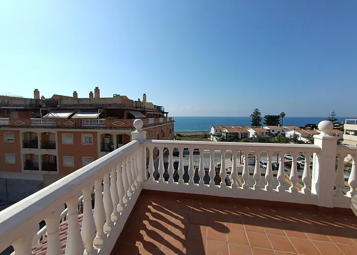 Lovely Penthouse In Front Of The Beach With Free Parking