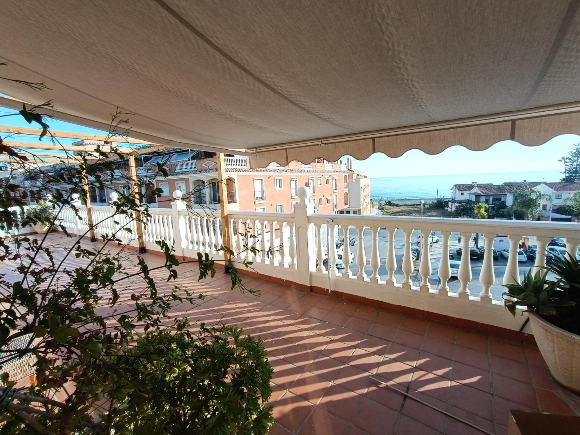 Lovely Penthouse In Front Of The With Free Parking Appartement