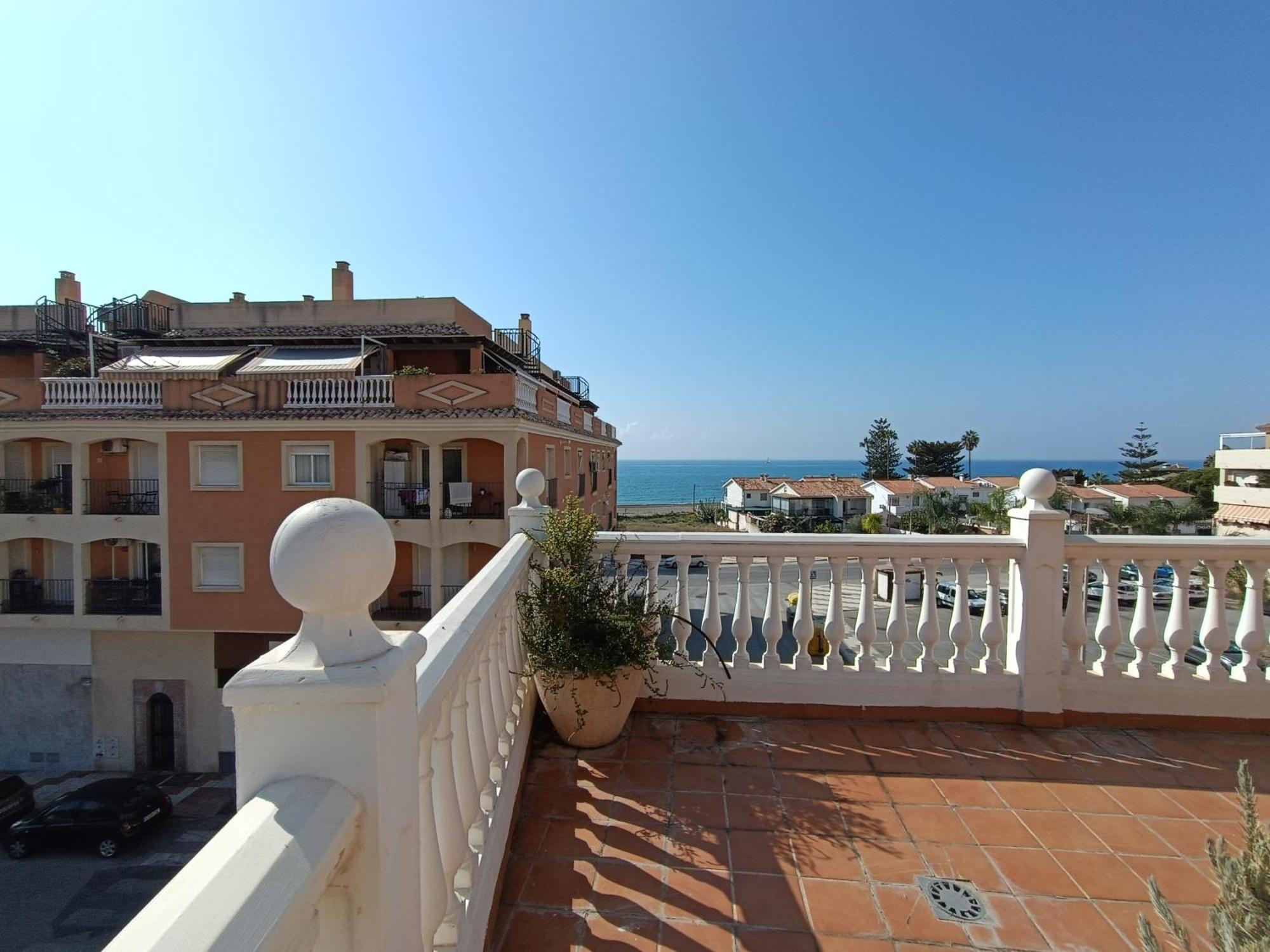 Appartement Lovely Penthouse In Front Of The With Free Parking