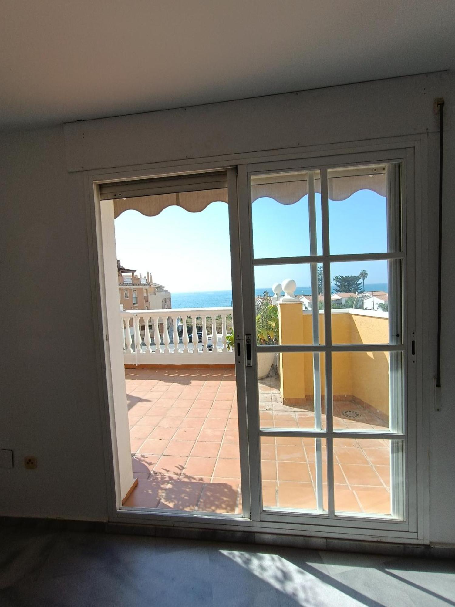 Appartement Lovely Penthouse In Front Of The With Free Parking *
